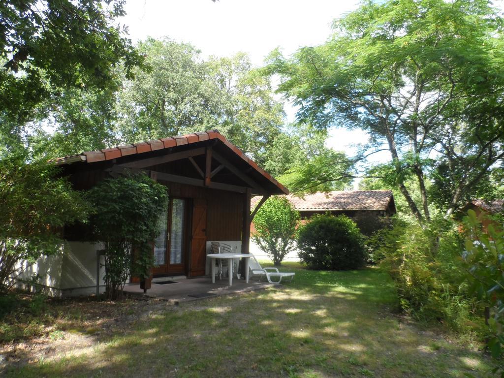 Les Chalets Du Gelat, Nature Et Calme Noaillan Exterior photo